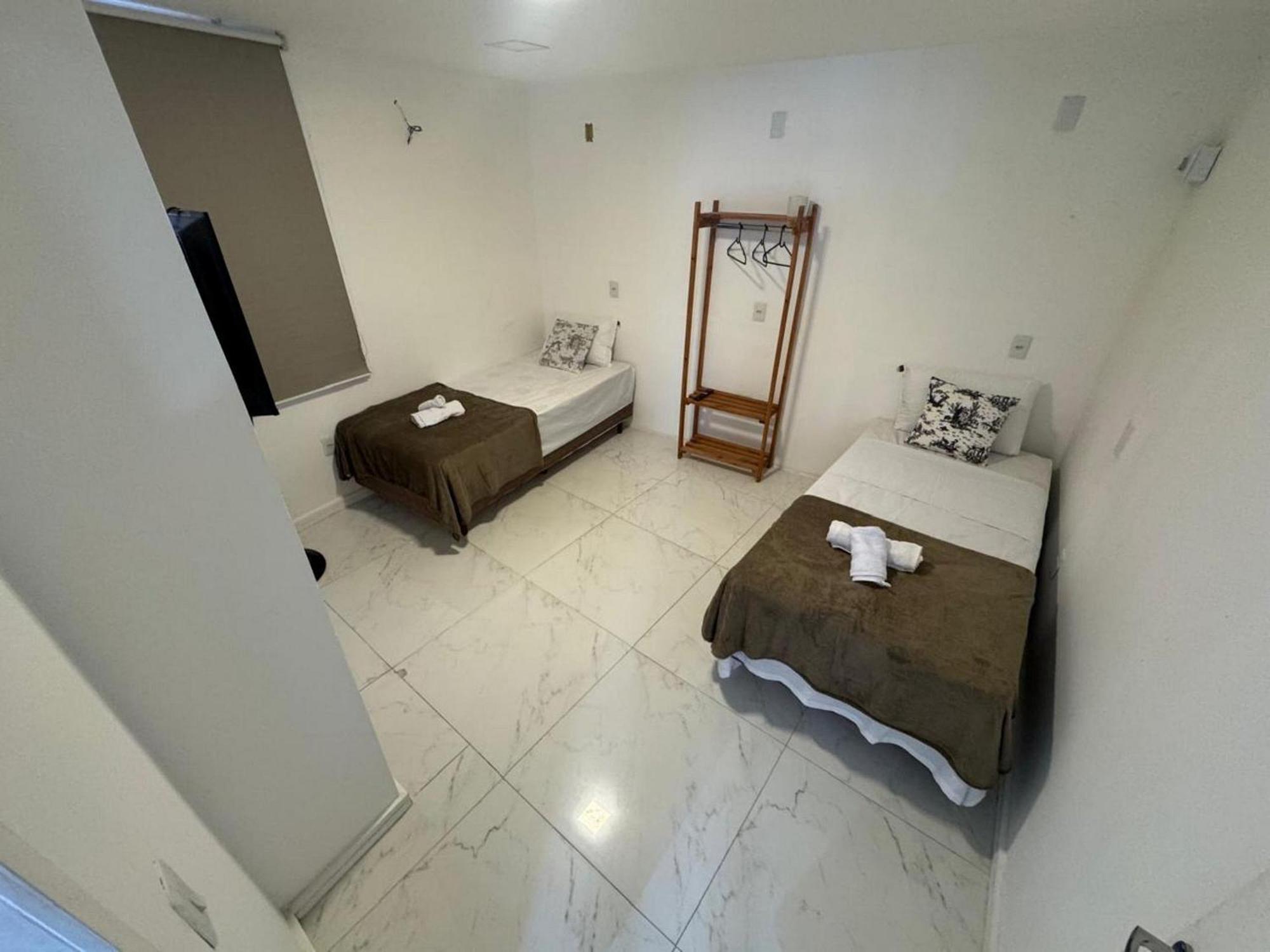 Quarto1 A Pe Da Na Rua Do Comercio Recreio Apartment